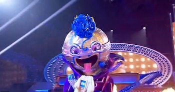 Una estrella internacional se encontraba tras la máscara