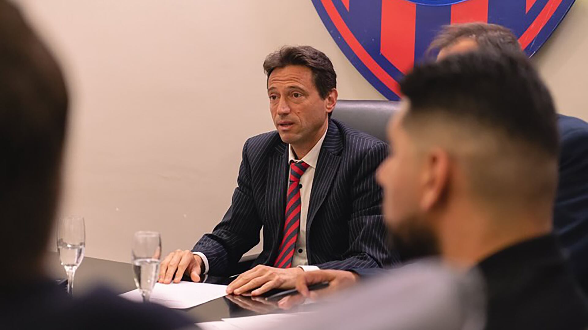 Moretti y Ortigoza, en una reunión de Comisión Directiva