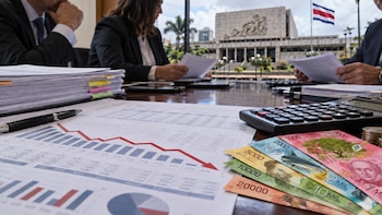 Costa Rica enfrenta un faltante de casi USD 882 millones y anuncia fuertes recortes para cerrar el 2026