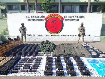 Decomiso de equipo táctico en Sinaloa