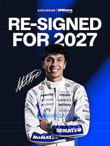 Hombre sonriente con traje de piloto blanco y azul, brazos cruzados. Arriba, logos de Atlassian y Williams F1 Team. Texto blanco: RE-SIGNED FOR 2027