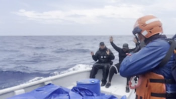 La Armada de Colombia y las Fuerzas Armadas de Francia interceptaron una lancha rápida que transportaba más de 600 kilos de cocaína hacia Centroamérica - crédito @ArmadaColombia/ X