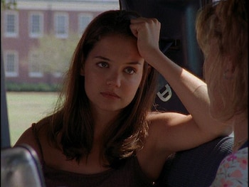 Katie Holmes enfrenta el escrutinio