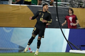 Alexis Vega celebra tras anotar uno de los dos goles con los que México ganó a Arabia Saudita y pasó a la semifinal de la Copa Oro. Estadio State Farm, Glendale, Arizona, EEUU. 28 de junio de 2025.
CREDITO OBLIGADO IMAGN IMAGES/Rick Scuteri