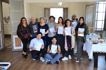 El elenco de la obra 'La Eternidad en sus ojos', dirigida por Giovanni Arce.