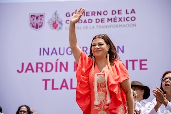 La jefa de Gobierno de la Ciudad de México, Clara Brugada, durante la inauguración de la Calzada Flotante de Tlalpan, este domingo. (Crédito: X | @ClaraBrugadaM)