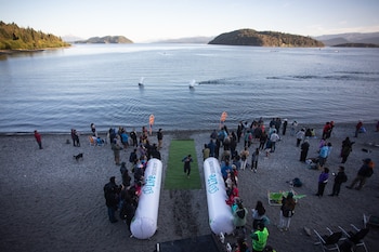 Los atletas atravesaron el Lago