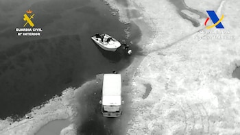 Una lancha intentando alijar droga