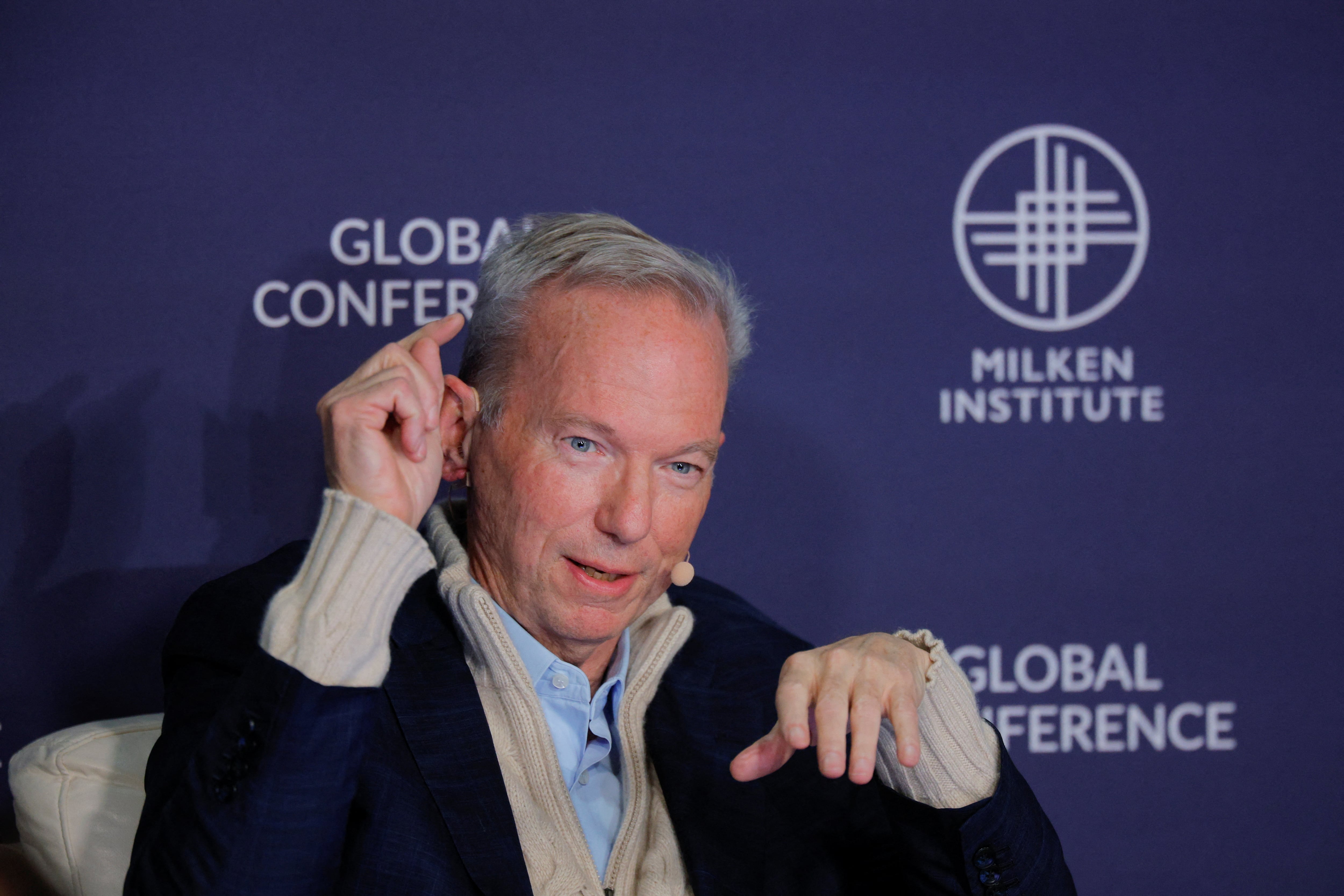 El apoyo financiero aportado por el ex CEO de Google viabiliza la construcción del complejo y consolida la colaboración entre filantropía y ciencia (REUTERS/Mike Blake)