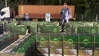 Secuestraron 300 mil atados de cigarrillos de contrabando valuados en más de 428 mil dólares: un camionero detenido