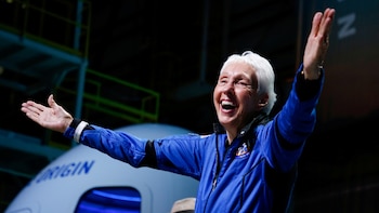 Murió Wally Funk a los 87 años: la pionera de la aviación que desafió a la NASA y la mujer de mayor edad en viajar al espacio