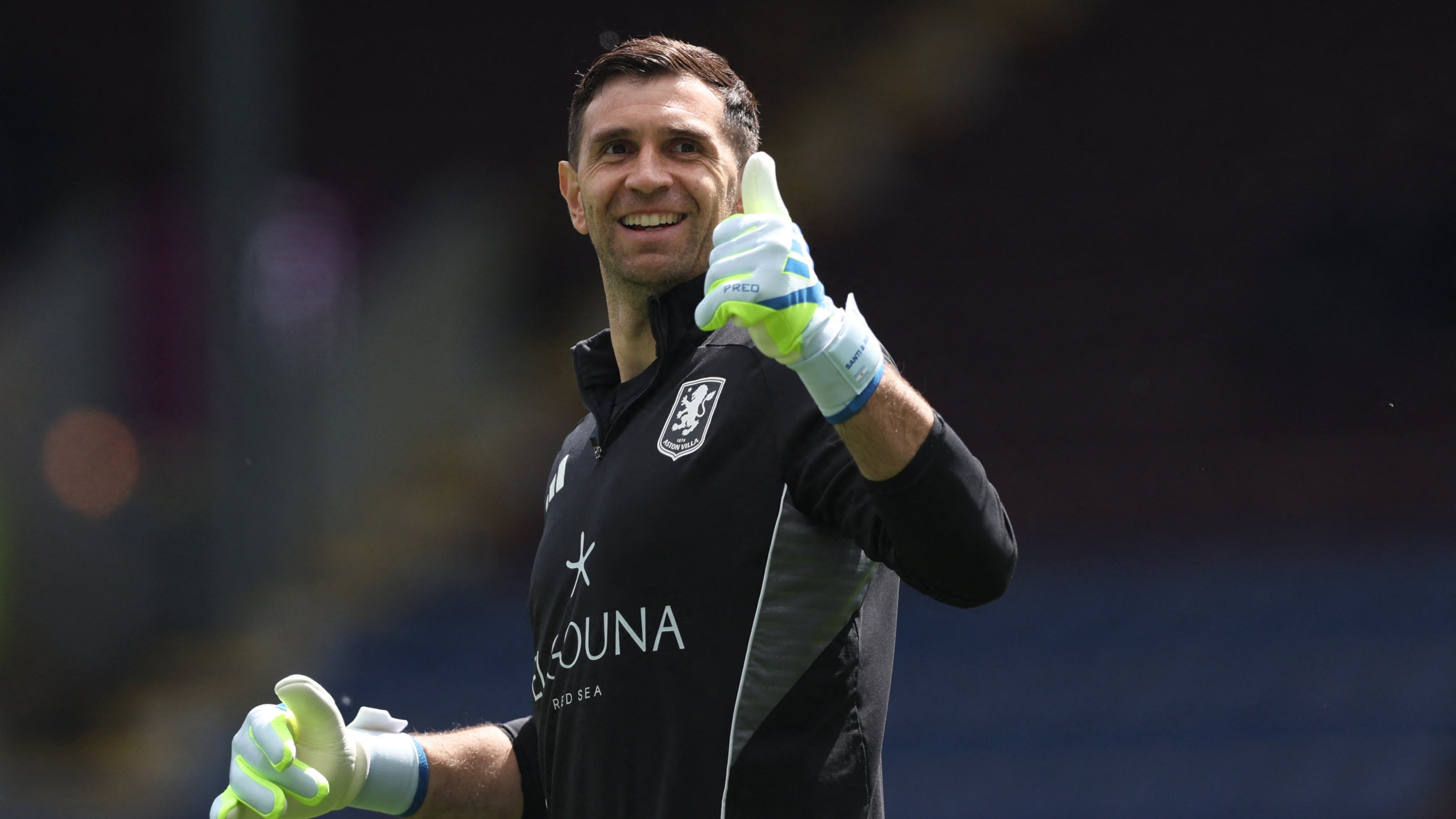 Dibu Martínez fue ofrecido al Chelsea (REUTERS/Scott Heppell)