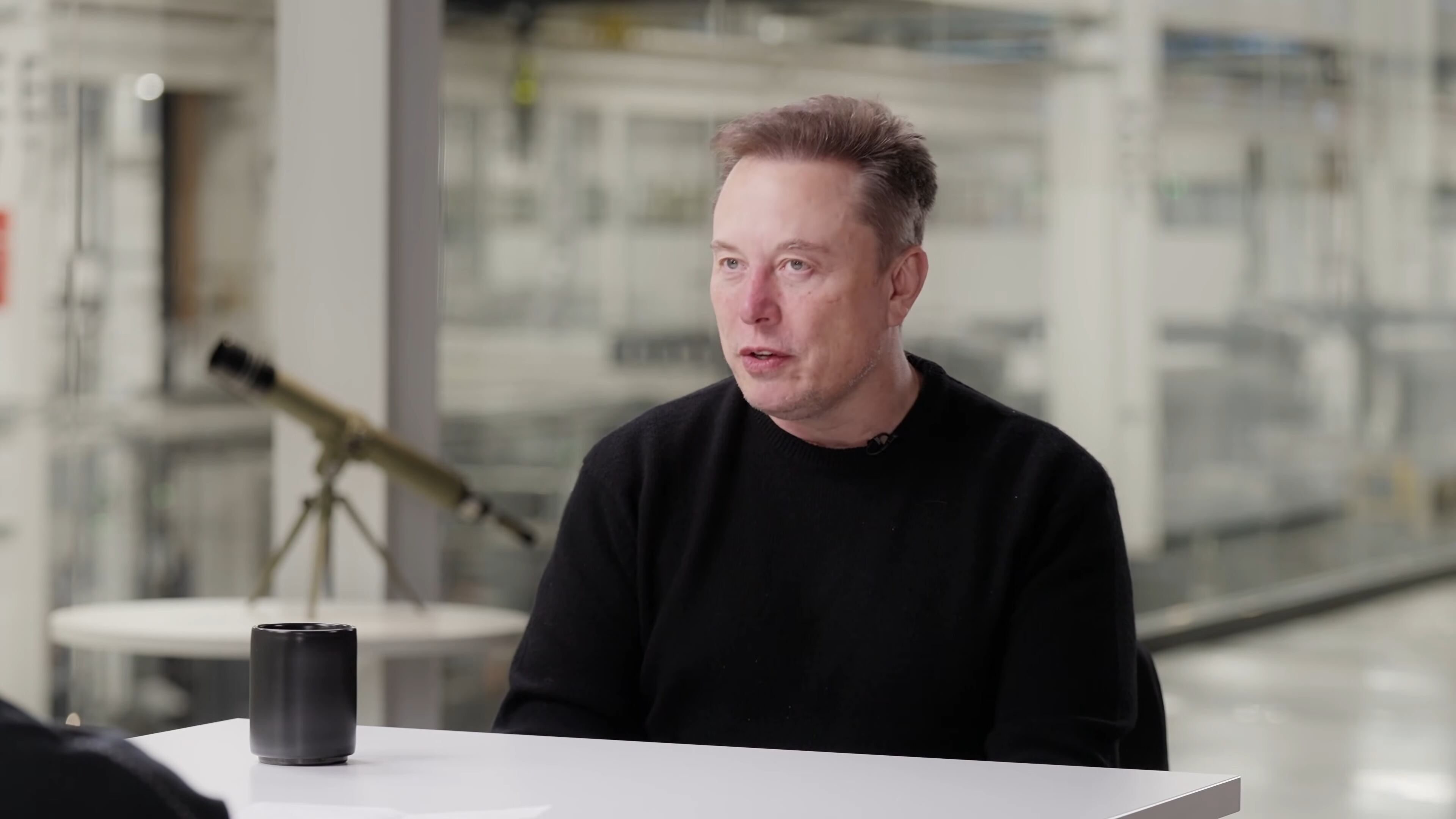 Elon Musk revela las cuatro predicciones más importantes del futuro laboral, entretenimiento, la IA y sus negocios como Tesla