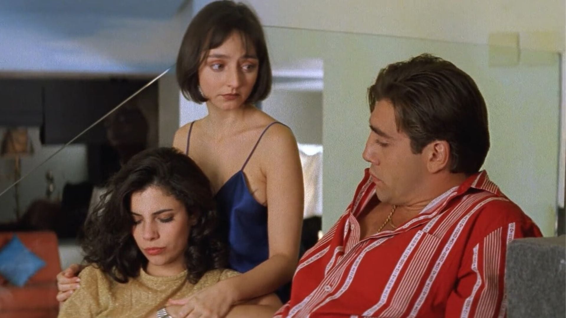 Javier Bardem, Maribel Verdú y Maria de Medeiros en 'Huevos de oro'.