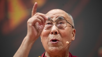 El Dalai Lama traslada sus condolencias a los afectados por la "tragedia" de las inundaciones en Nepal