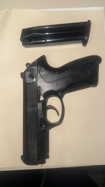 La pistola Beretta incautada a Camejo