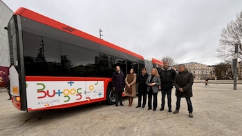 Un incendio provoca cuantiosos daños en las cocheras municipales de Burgos y obliga a suspender 5 líneas de autobus