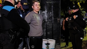 Clausuraron un taller clandestino en una casa usurpada hace 15 años en Parque Chas: había menores trabajando