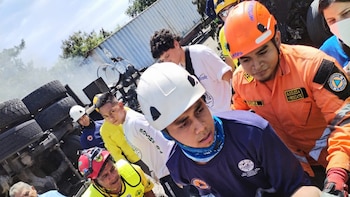 Choque múltiple en la Carretera de Oro en San Salvador dejó una persona muerta y catorce vehículos afectados