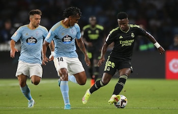 Renato Tapia en un partido con el Celta de Vigo ante el Real Madrid. (REUTERS)