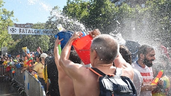 La Batalla Naval convierte de nuevo Vallecas en puerto de mar y hace de telonera informal de la final del Mundial