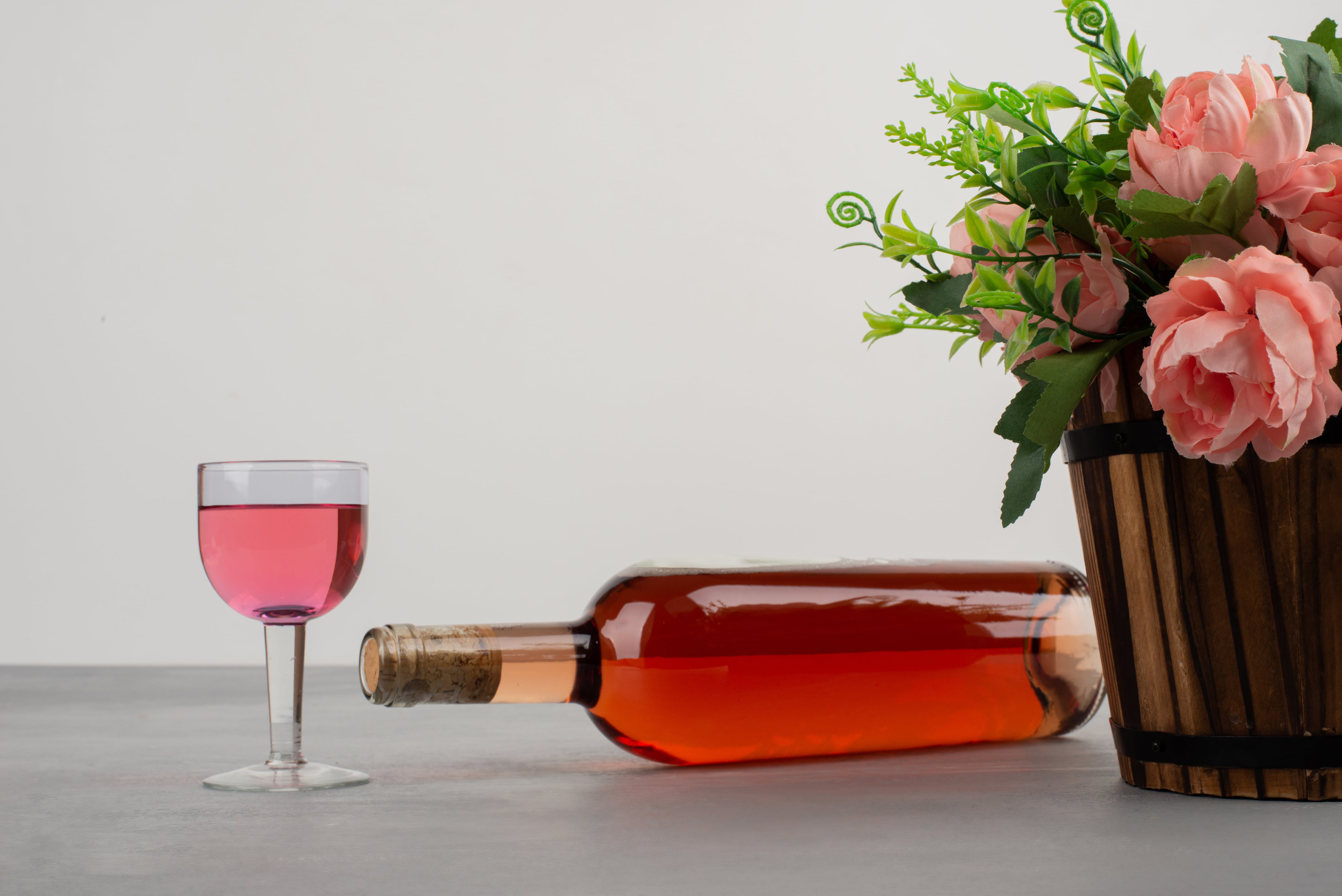 Los vinos rosados jóvenes ofrecen frescura, fruta y versatilidad para las reuniones de primavera