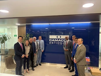 El acercamiento incluyó encuentros con la oposición y el gobierno venezolano, así como eventos públicos masivos con líderes religiosos - crédito suministrada a Infobae Colombia