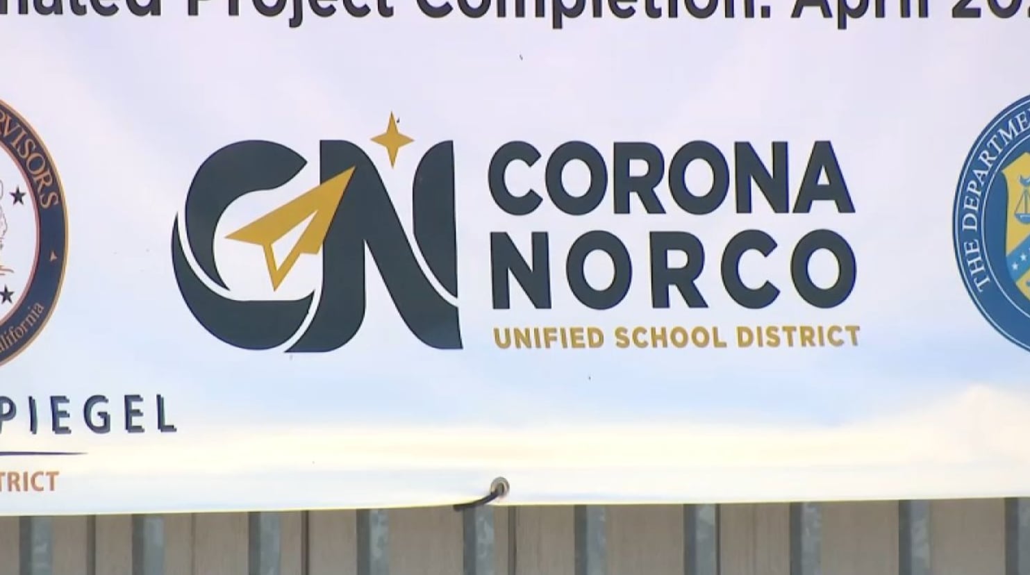 Las dos escuelas secundarias involucradas en el caso pertenecen al sistema educativo del distrito, que colabora con las fuerzas de seguridad desde el inicio de las pesquisas (NBC LA)