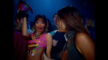 Emilia Mernes y Tini Stoessel