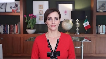 Presidenta del Senado regaña a