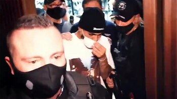 El futbolista estaba escondido entre