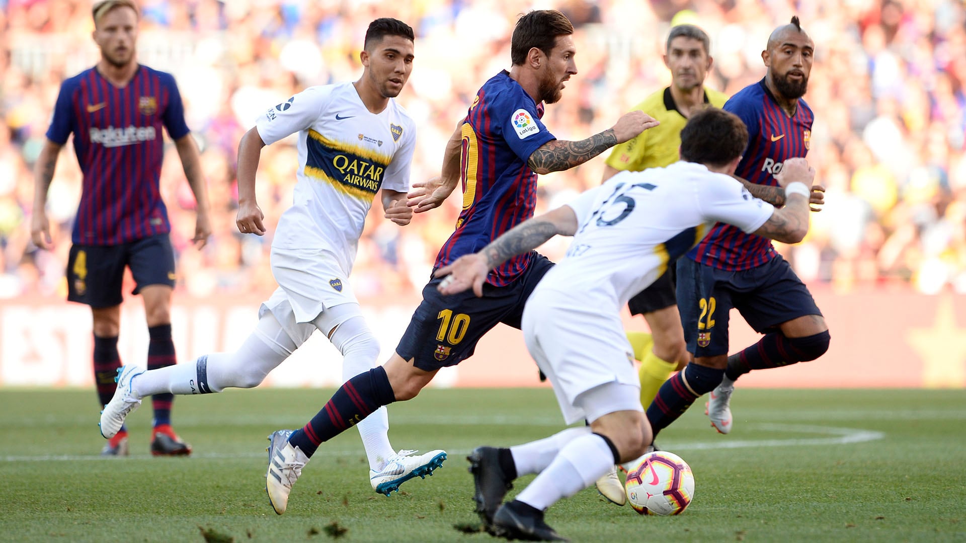 El astro argentino invitó a la delegación a su restaurante y le envió camisetas a todos luego de la victoria del Barcelona (AFP PHOTO / Josep LAGO)