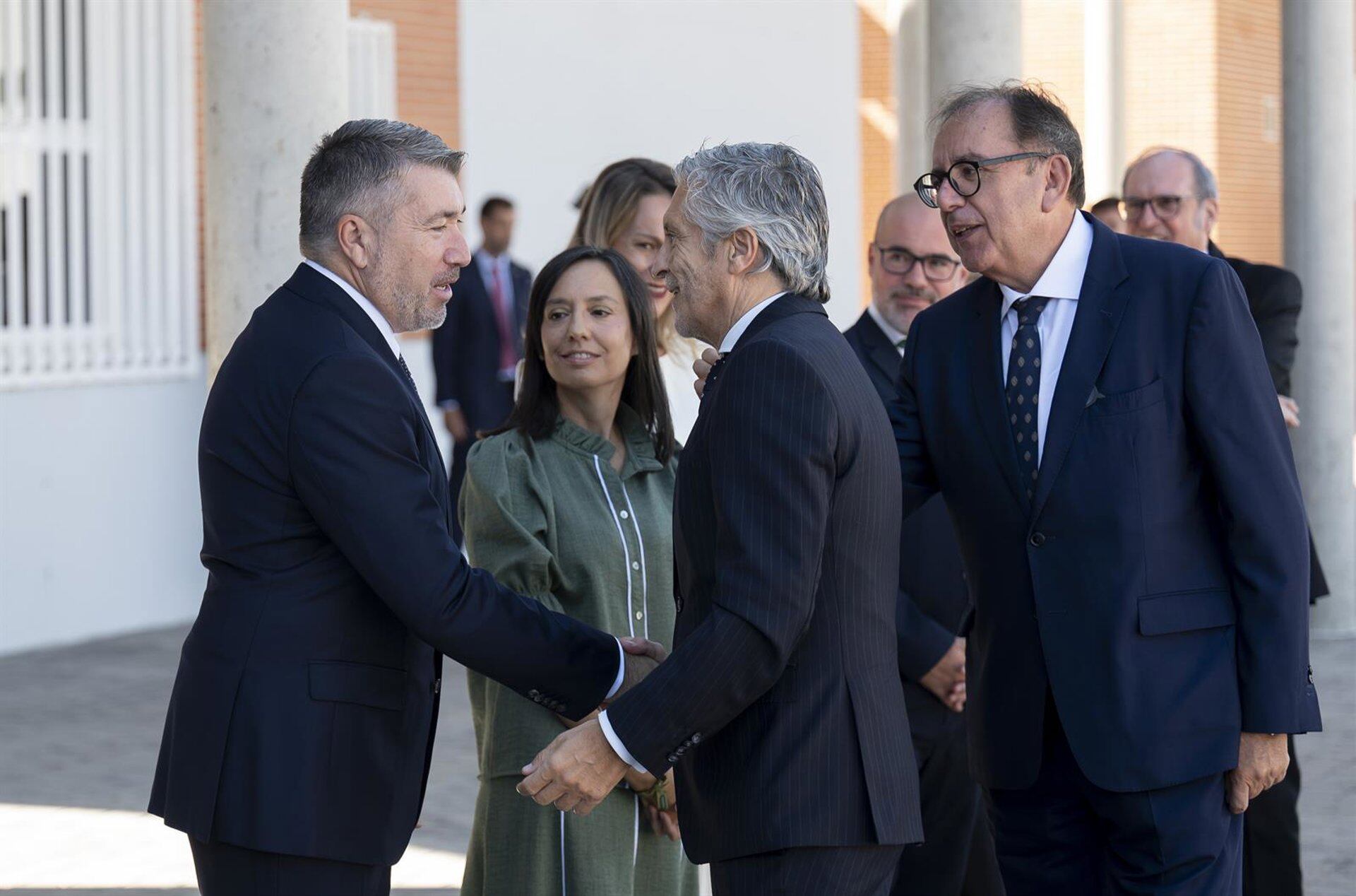 Prisiones condecora a jefes de servicio y al DAO de Guardia Civil en un Día de La Merced con recuerdo especial a Ceuta