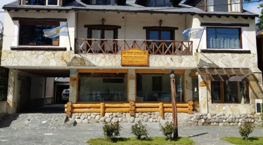 Ocho años de prisión para una mujer mapuche que roció el interior de su casa con nafta y provocó la muerte de su pareja