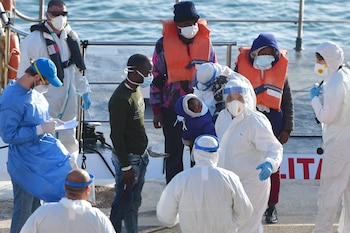 01/01/1970 Desembarco de migrantes rescatados