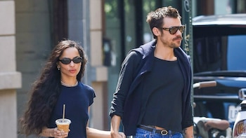 Harry Styles y Zoë Kravitz se comprometieron tras 8 meses de noviazgo, según un amigo cercano