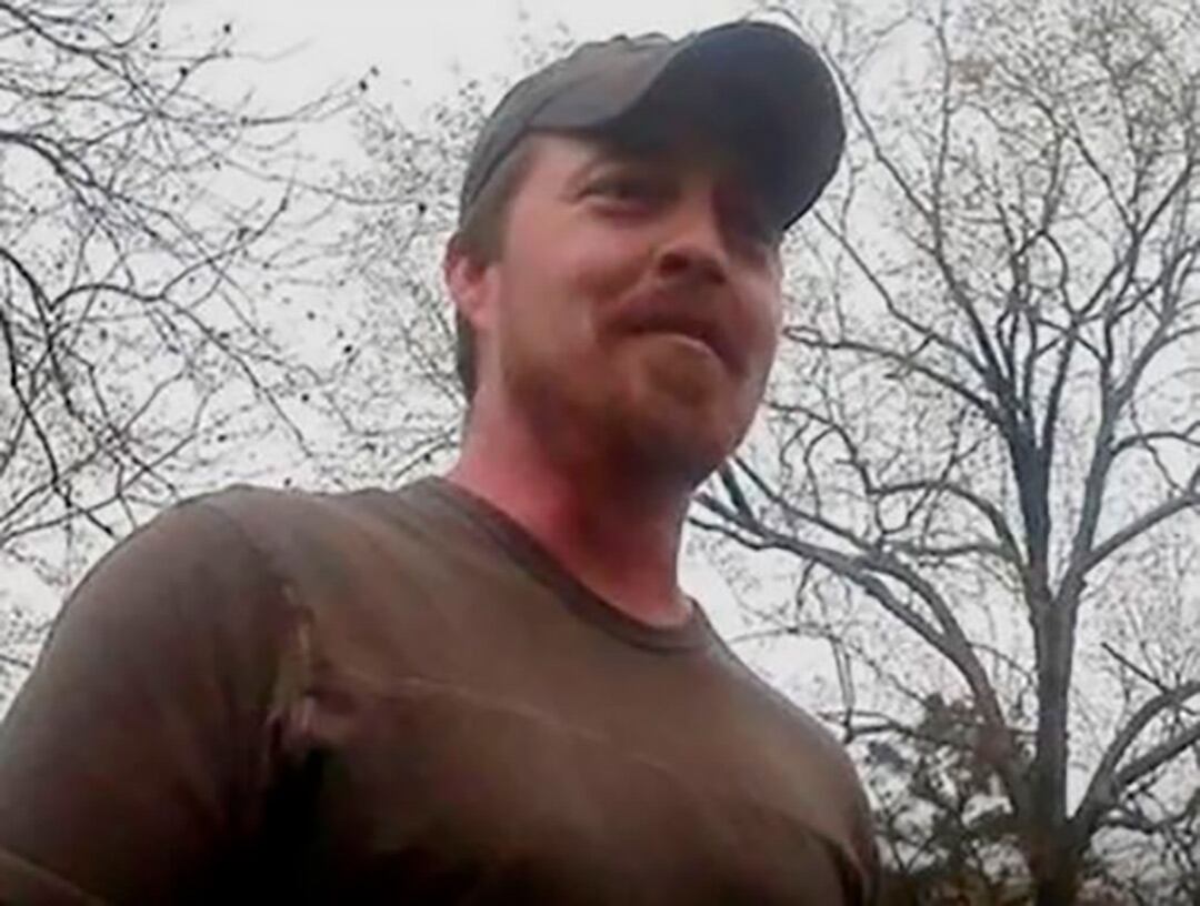 La principal hipótesis sostiene que Daniel Robbins murió de un infarto cuando intentaba ocultar o mover el cuerpo de Jessica Folds (Aarons Birmingham Mortuary Service)