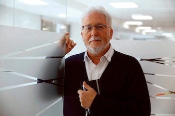 El escritor colombiano Héctor Abad