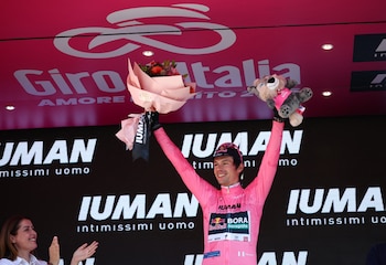 El esloveno corredor del Red Bull - BORA - Hansgrohe's Primoz Roglic, es el nuevo líder del Giro de Italia-crédito Florion Goga/REUTERS