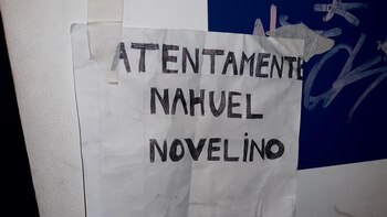 "Atentamente": el cartel con el