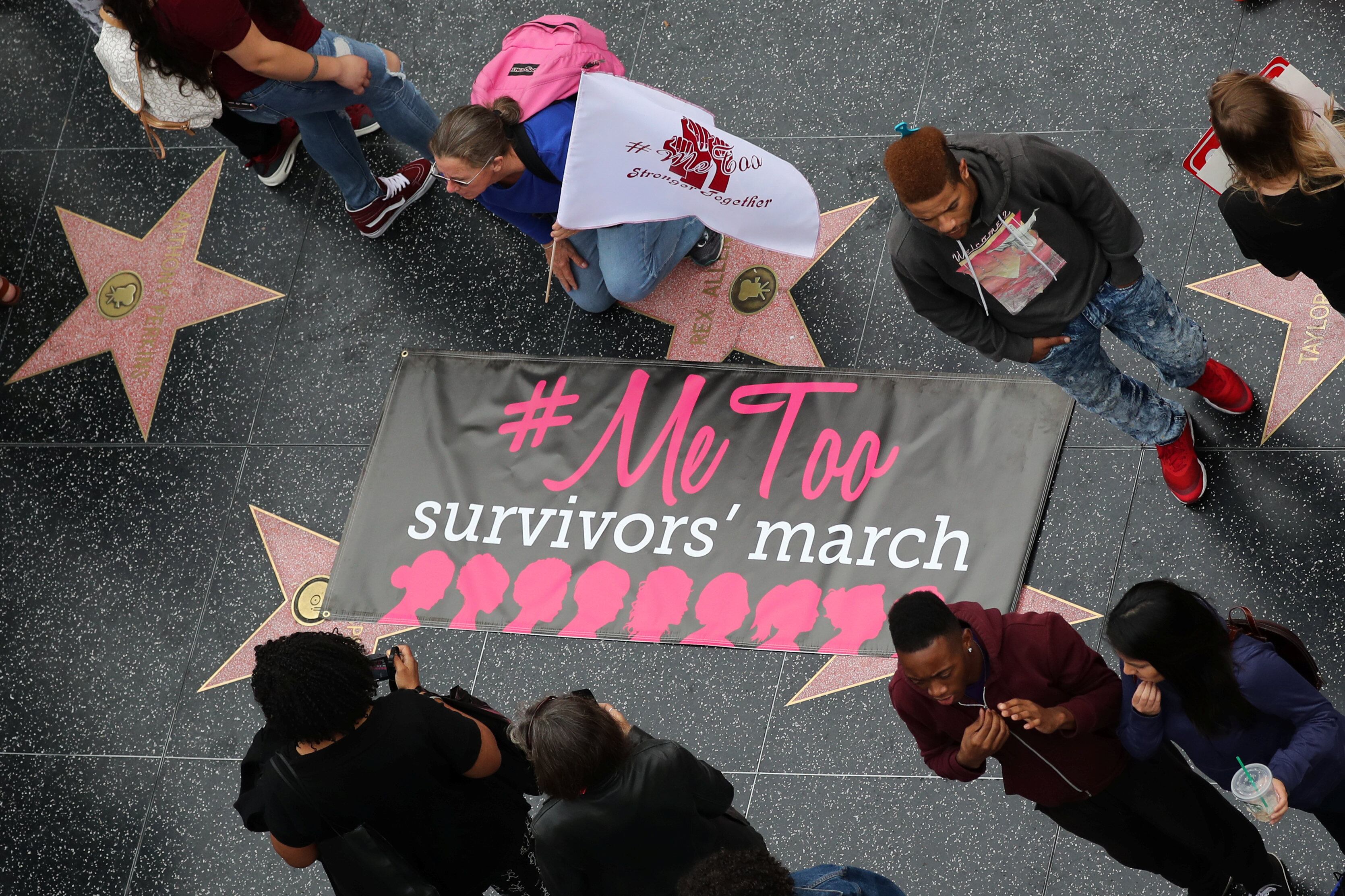 Un hashtag que se convirtió en movimiento: millones de mujeres en todo el mundo encontraron en el #MeToo un espacio para hablar sobre experiencias que habían callado durante años (REUTERS/Lucy Nicholson)