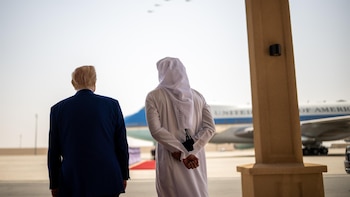 Trump discute con el emir de Qatar la situación de las negociaciones con Irán para acabar con la guerra