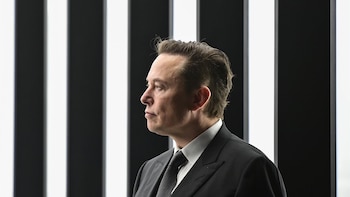 SpaceX adquiere licencias de espectro en EEUU para convertir a Starlink en operador de telefonía móvil