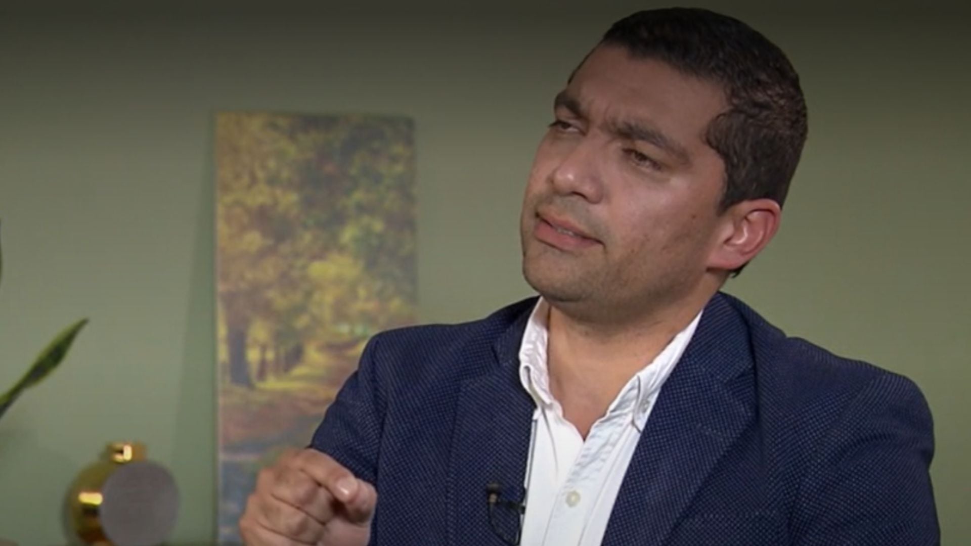 Camilo Gómez enfrenta cuestionamientos por su cercanía con el zar del contrabando, vínculo que él niega. - crédito Noticias Caracol