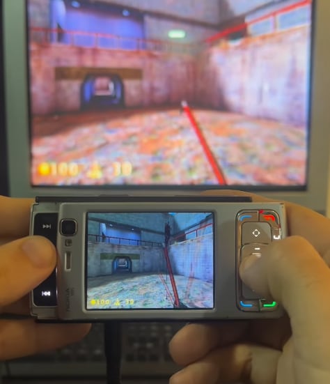 Half Life en Nokia N95 conectado al televisor. (IG: Dante D. Leoncini)