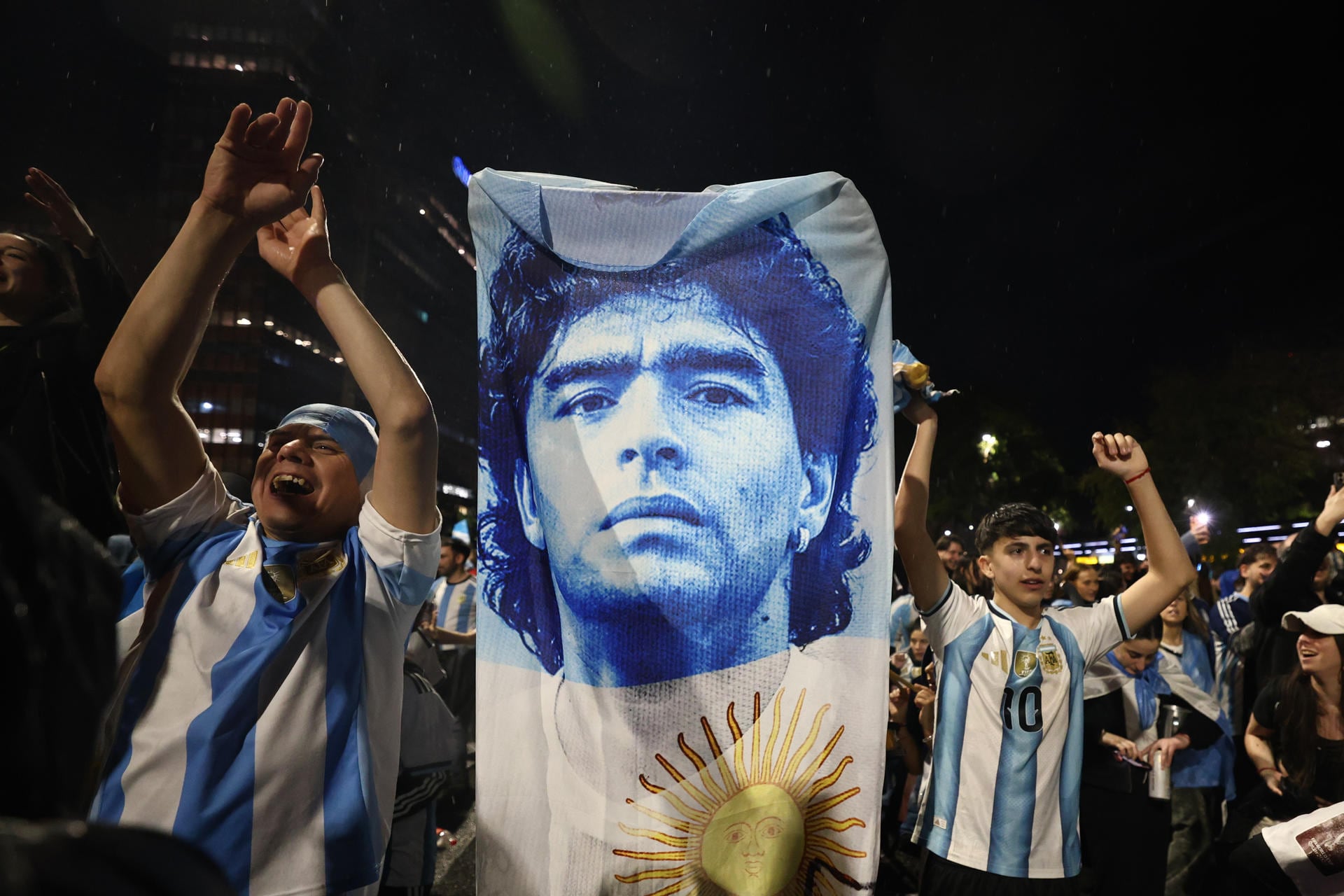 Esta efervescencia colectiva me lleva a una memoria familiar de 40 años, y todo gracias al bendito fútbol