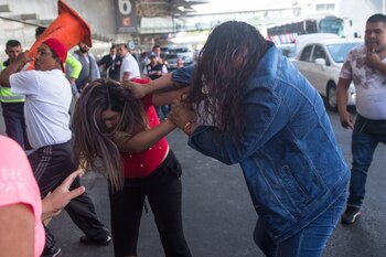 También las mujeres de grupos