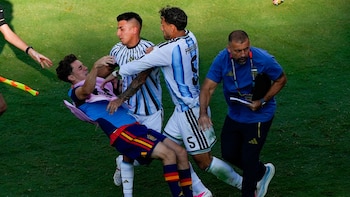Paredes recibió una de las sanciones más severas en la historia de los Mundiales: el antecedente Luis Suárez y cuándo volvería a jugar