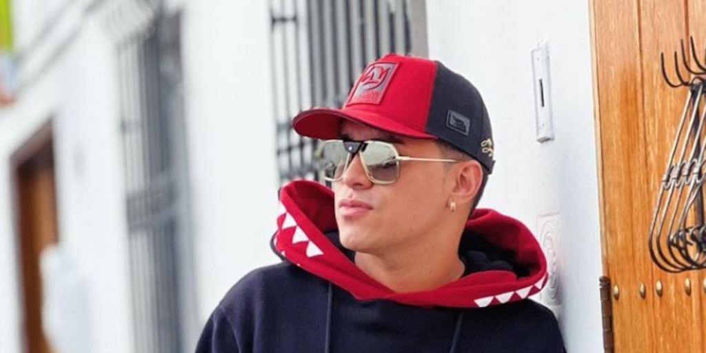 Yeison Jiménez se metió tremendo susto: quedó atrapado en un ascensor - Infobae