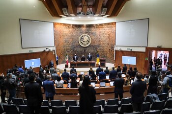 Varios legisladores de la oposición